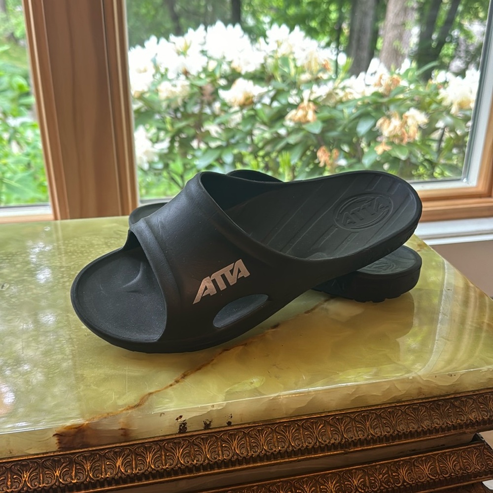 Ladies  slippers